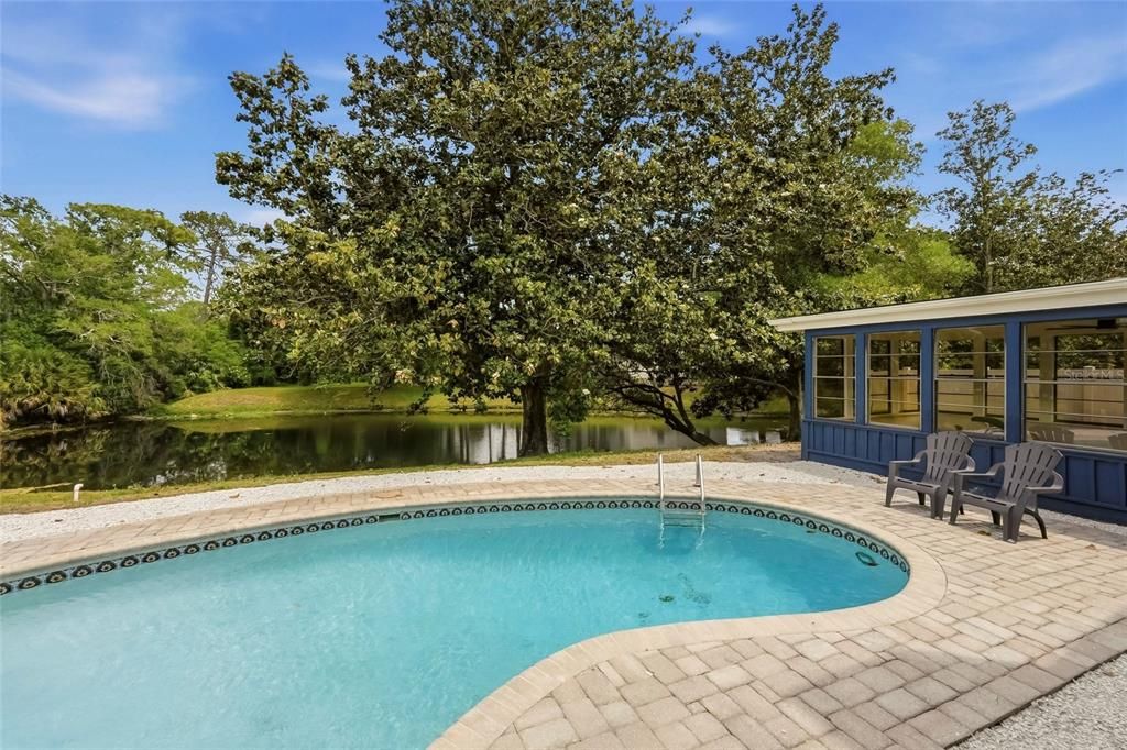 Activo con contrato: $584,999 (3 camas, 2 baños, 1885 Pies cuadrados)
