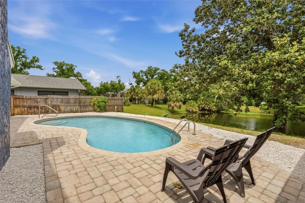 Activo con contrato: $584,999 (3 camas, 2 baños, 1885 Pies cuadrados)