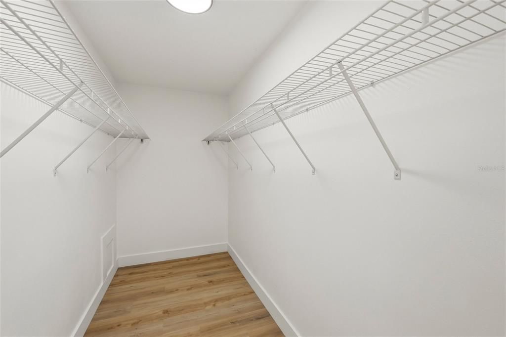 Activo con contrato: $584,999 (3 camas, 2 baños, 1885 Pies cuadrados)