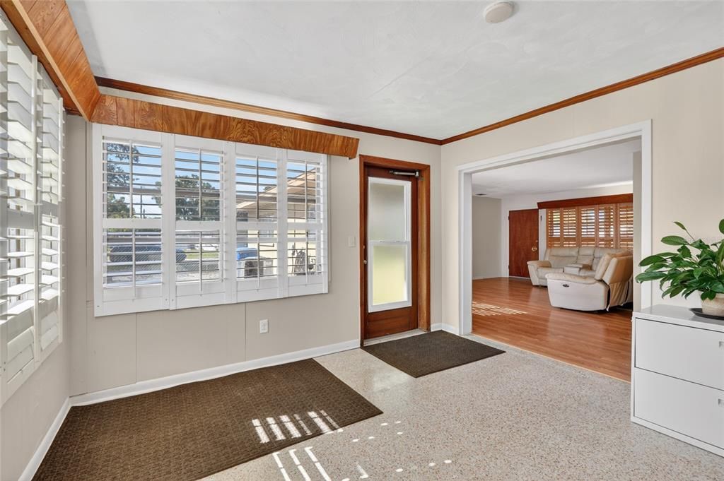 Activo con contrato: $329,000 (3 camas, 1 baños, 1349 Pies cuadrados)