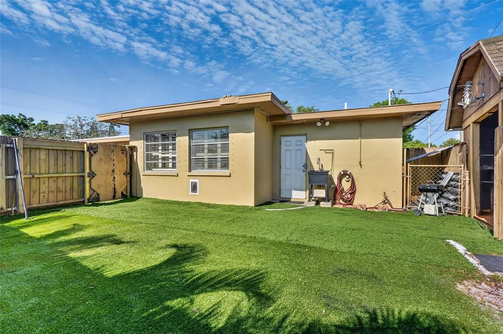 Activo con contrato: $329,000 (3 camas, 1 baños, 1349 Pies cuadrados)