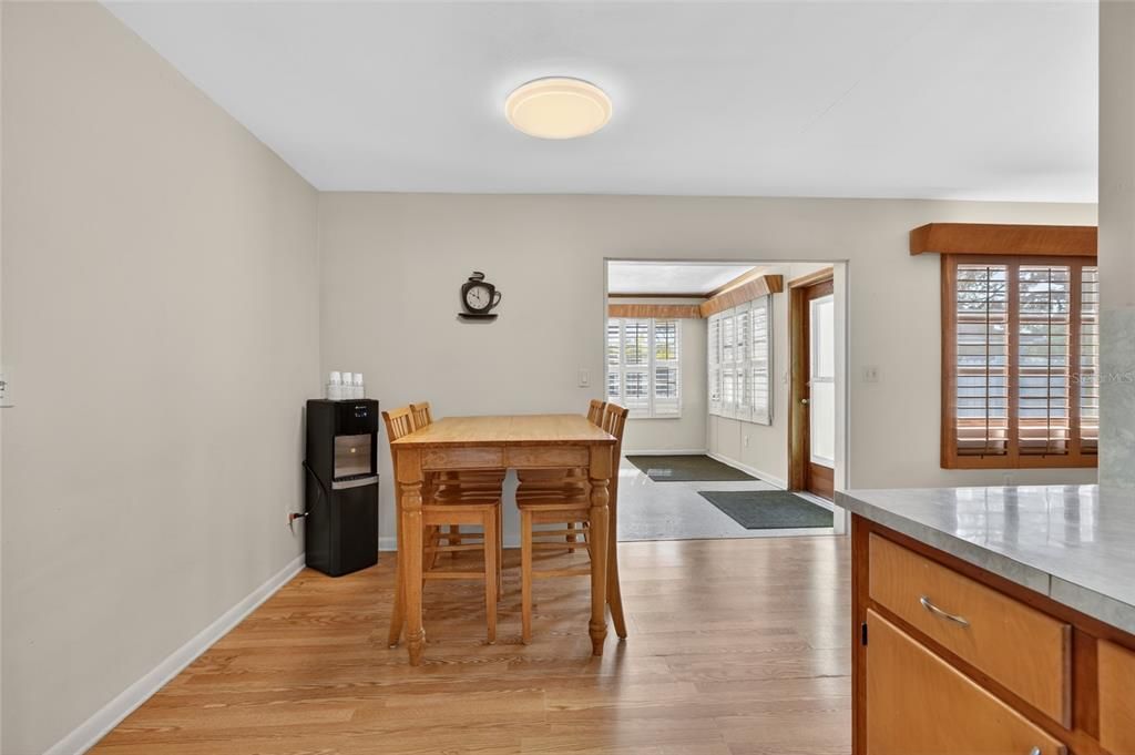 Activo con contrato: $329,000 (3 camas, 1 baños, 1349 Pies cuadrados)