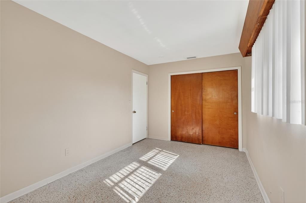 Activo con contrato: $329,000 (3 camas, 1 baños, 1349 Pies cuadrados)