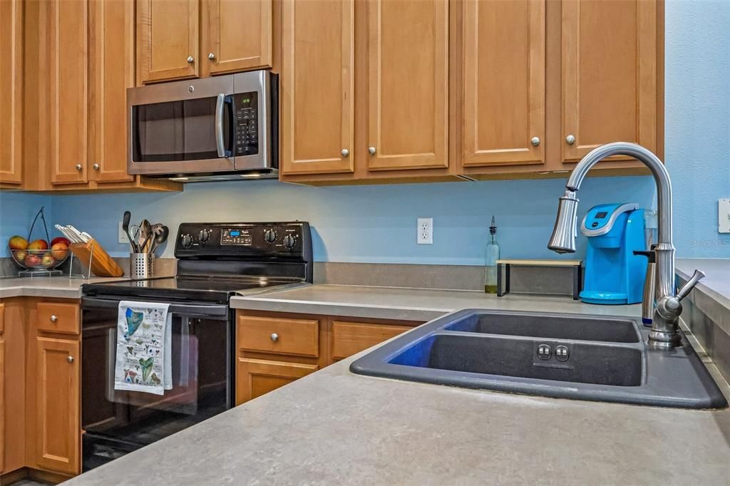 For Sale: $445,000 (3 beds, 2 baths, 2042 Square Feet)
