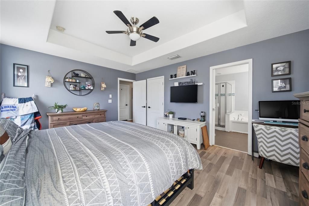 Active With Contract: $285,000 (3 beds, 2 baths, 1841 Square Feet)