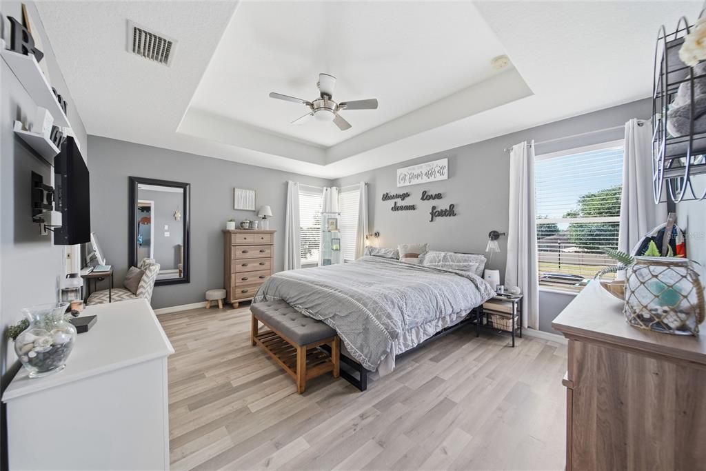 Active With Contract: $285,000 (3 beds, 2 baths, 1841 Square Feet)