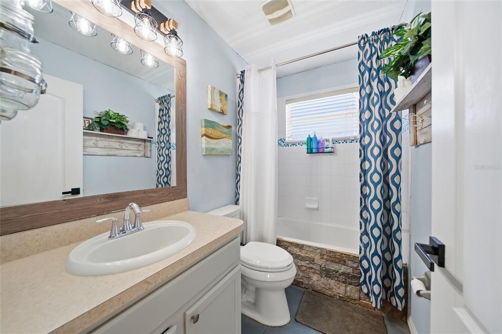 Active With Contract: $285,000 (3 beds, 2 baths, 1841 Square Feet)