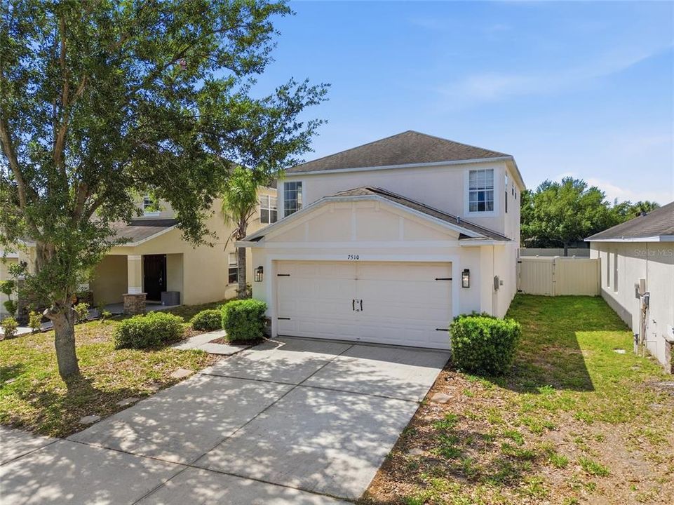 Active With Contract: $285,000 (3 beds, 2 baths, 1841 Square Feet)