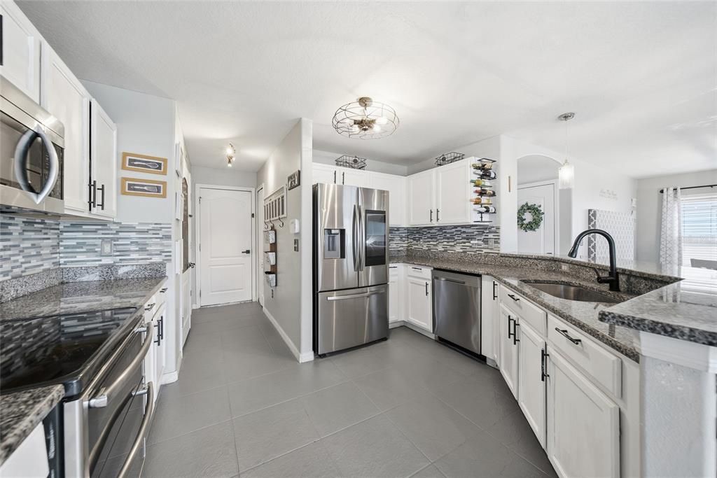Active With Contract: $285,000 (3 beds, 2 baths, 1841 Square Feet)