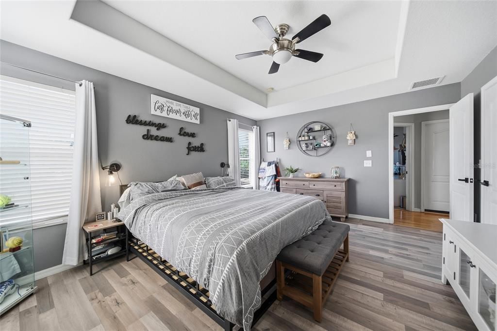 Active With Contract: $285,000 (3 beds, 2 baths, 1841 Square Feet)