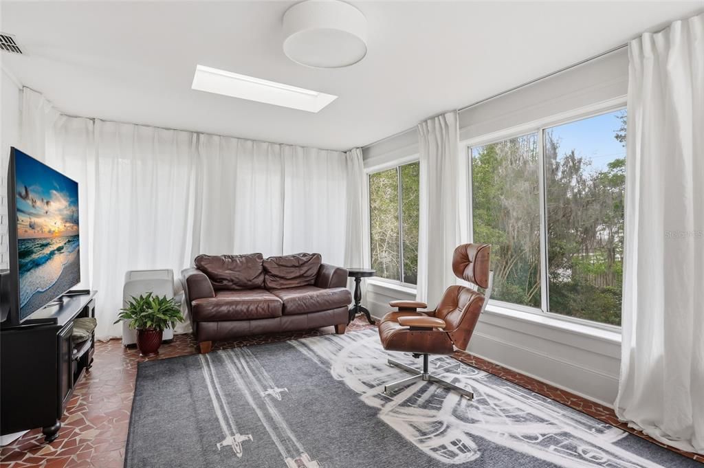 For Sale: $779,000 (3 beds, 2 baths, 2432 Square Feet)