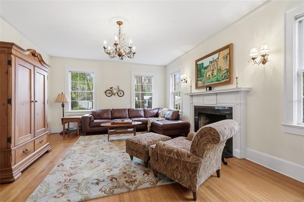 For Sale: $779,000 (3 beds, 2 baths, 2432 Square Feet)