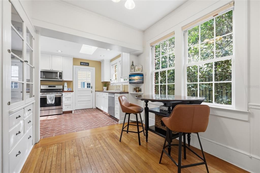 For Sale: $779,000 (3 beds, 2 baths, 2432 Square Feet)