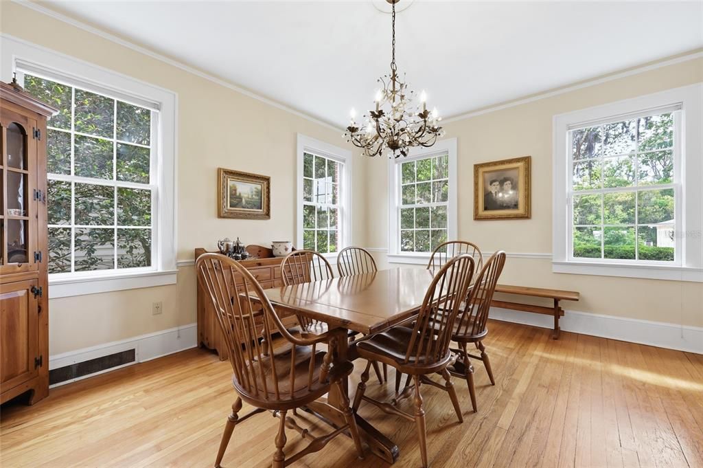 For Sale: $779,000 (3 beds, 2 baths, 2432 Square Feet)