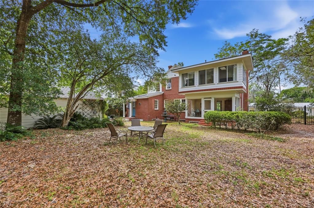 For Sale: $779,000 (3 beds, 2 baths, 2432 Square Feet)