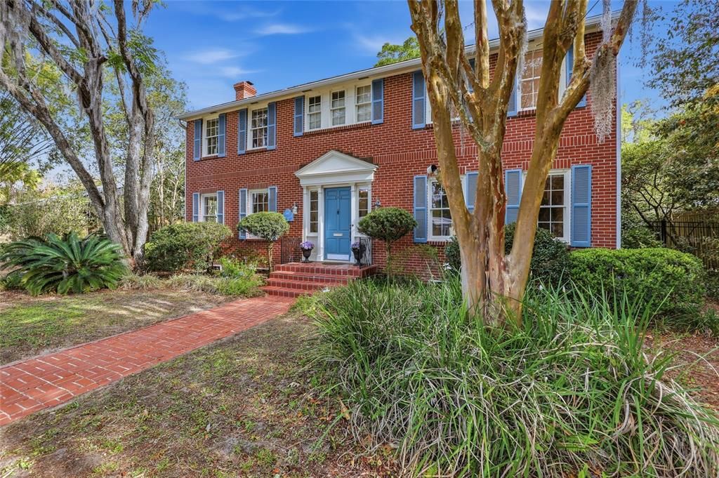For Sale: $779,000 (3 beds, 2 baths, 2432 Square Feet)