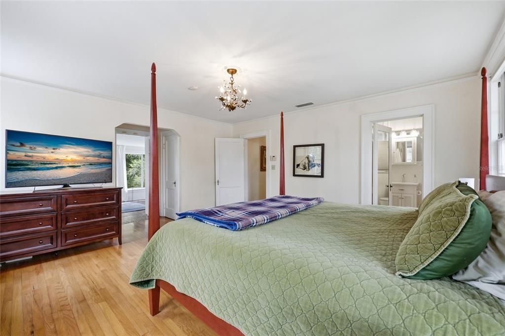 For Sale: $779,000 (3 beds, 2 baths, 2432 Square Feet)