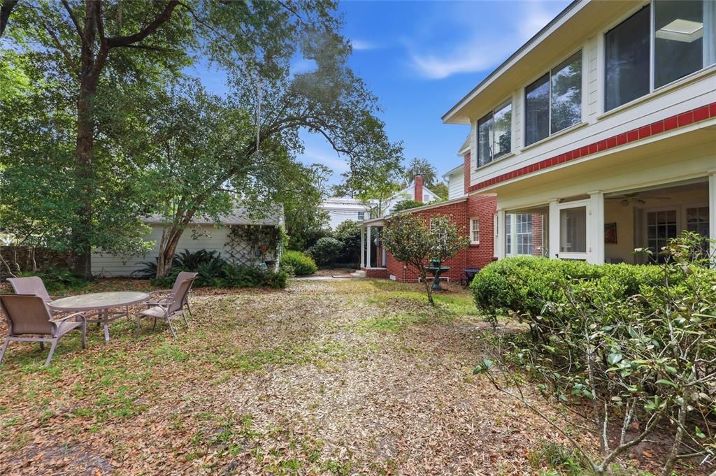 For Sale: $779,000 (3 beds, 2 baths, 2432 Square Feet)