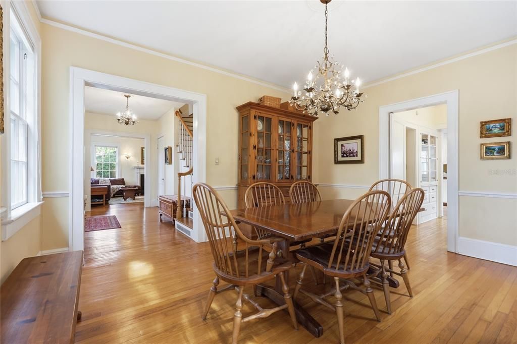 For Sale: $779,000 (3 beds, 2 baths, 2432 Square Feet)