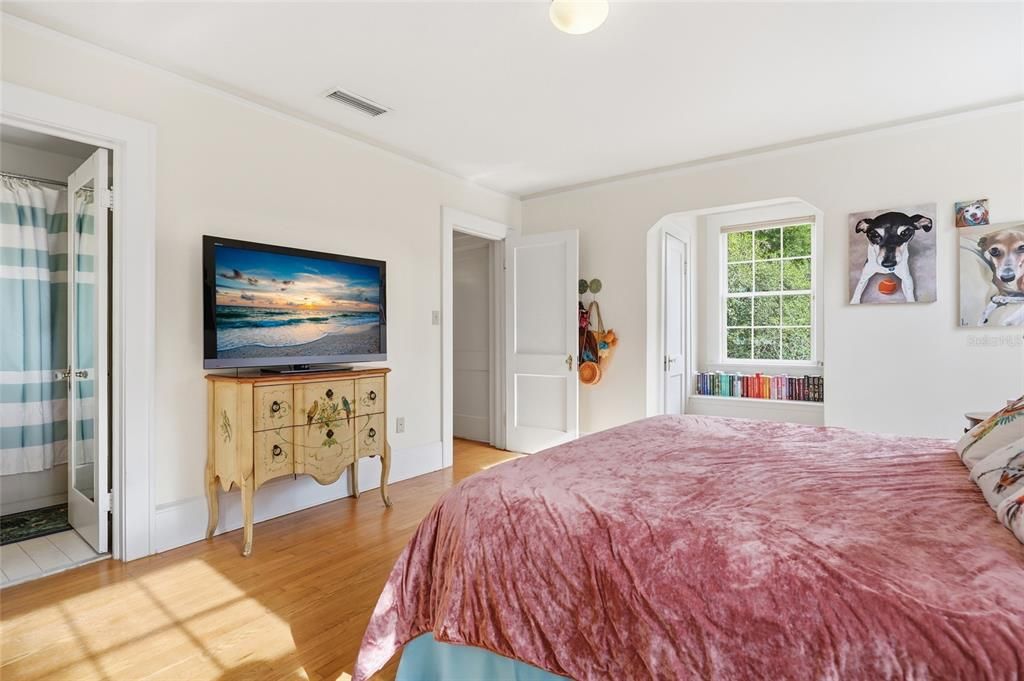 For Sale: $779,000 (3 beds, 2 baths, 2432 Square Feet)