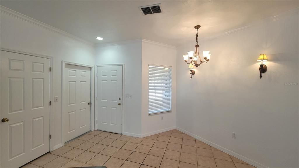 For Rent: $2,300 (3 beds, 2 baths, 1380 Square Feet)