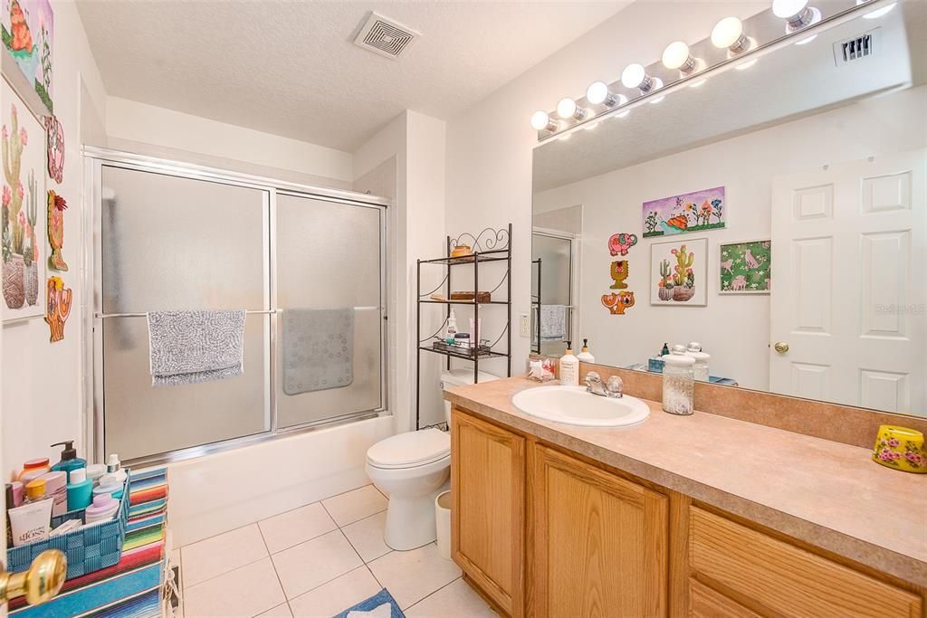 Activo con contrato: $280,000 (2 camas, 2 baños, 1548 Pies cuadrados)