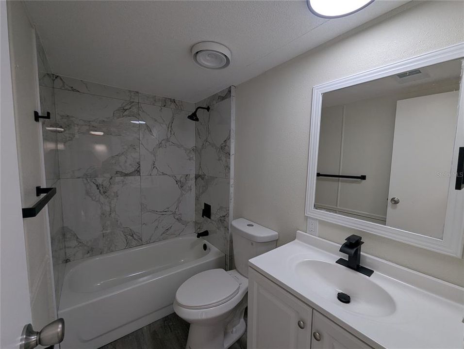 En Venta: $180,000 (5 camas, 2 baños, 1464 Pies cuadrados)