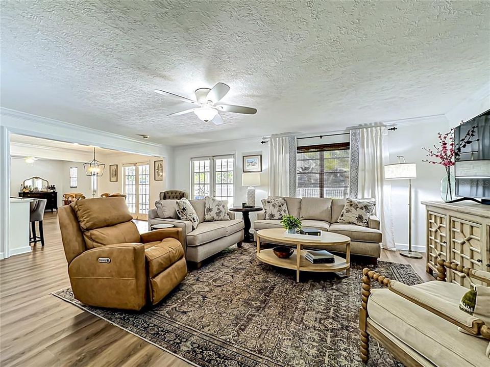 For Sale: $1,250,000 (4 beds, 3 baths, 2787 Square Feet)