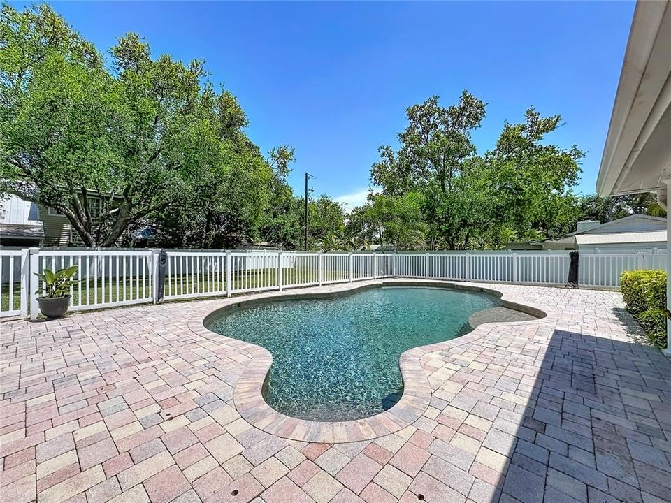 For Sale: $1,250,000 (4 beds, 3 baths, 2787 Square Feet)
