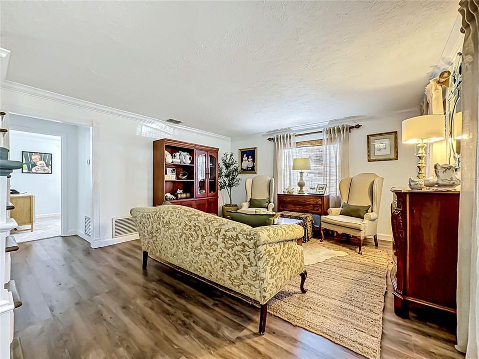 For Sale: $1,250,000 (4 beds, 3 baths, 2787 Square Feet)