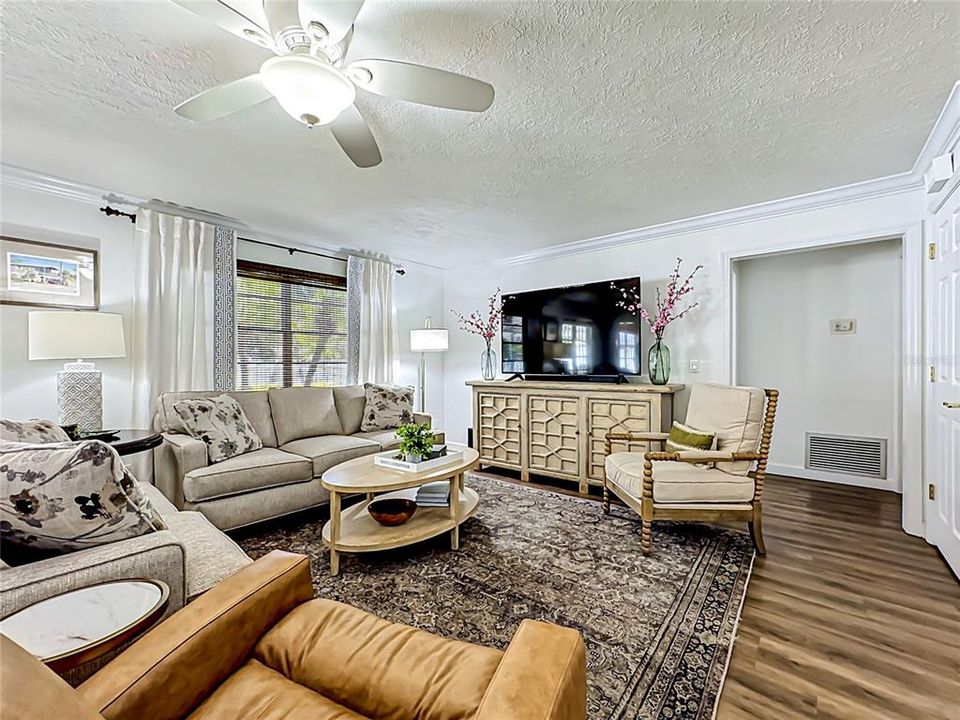 For Sale: $1,250,000 (4 beds, 3 baths, 2787 Square Feet)