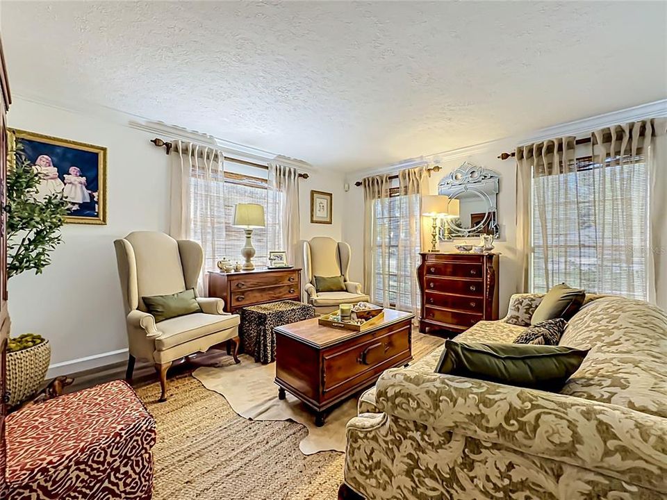 For Sale: $1,250,000 (4 beds, 3 baths, 2787 Square Feet)