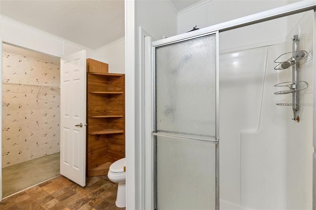 En Venta: $379,900 (4 camas, 2 baños, 2356 Pies cuadrados)