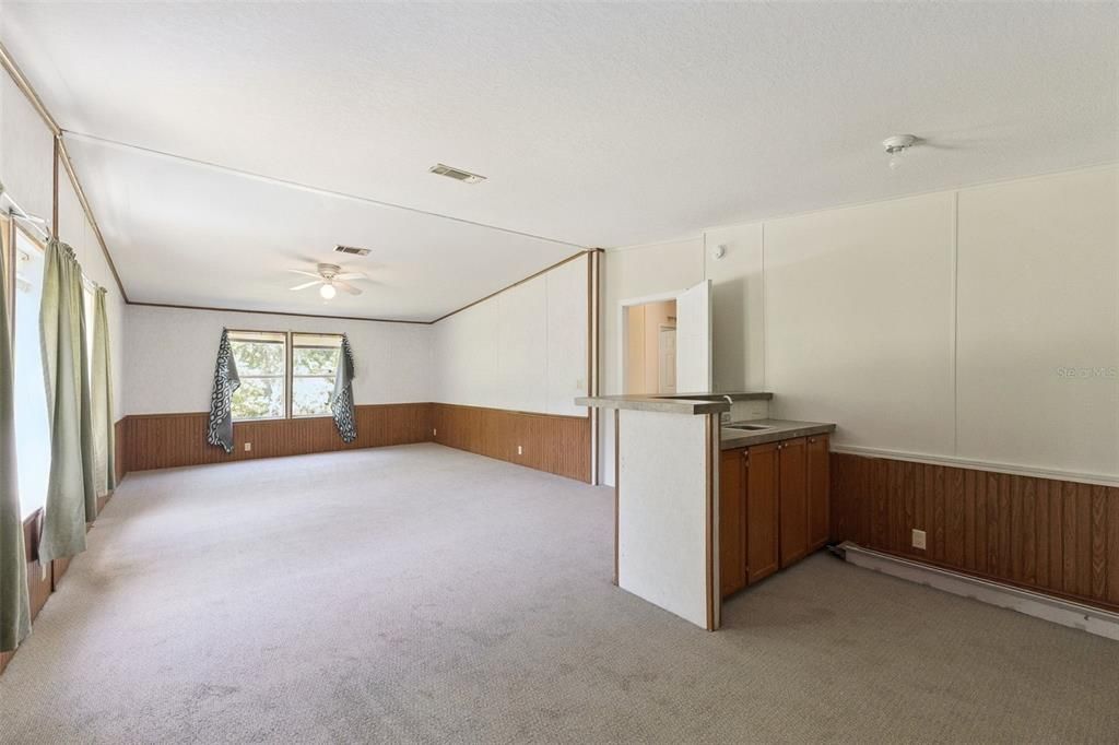 En Venta: $379,900 (4 camas, 2 baños, 2356 Pies cuadrados)