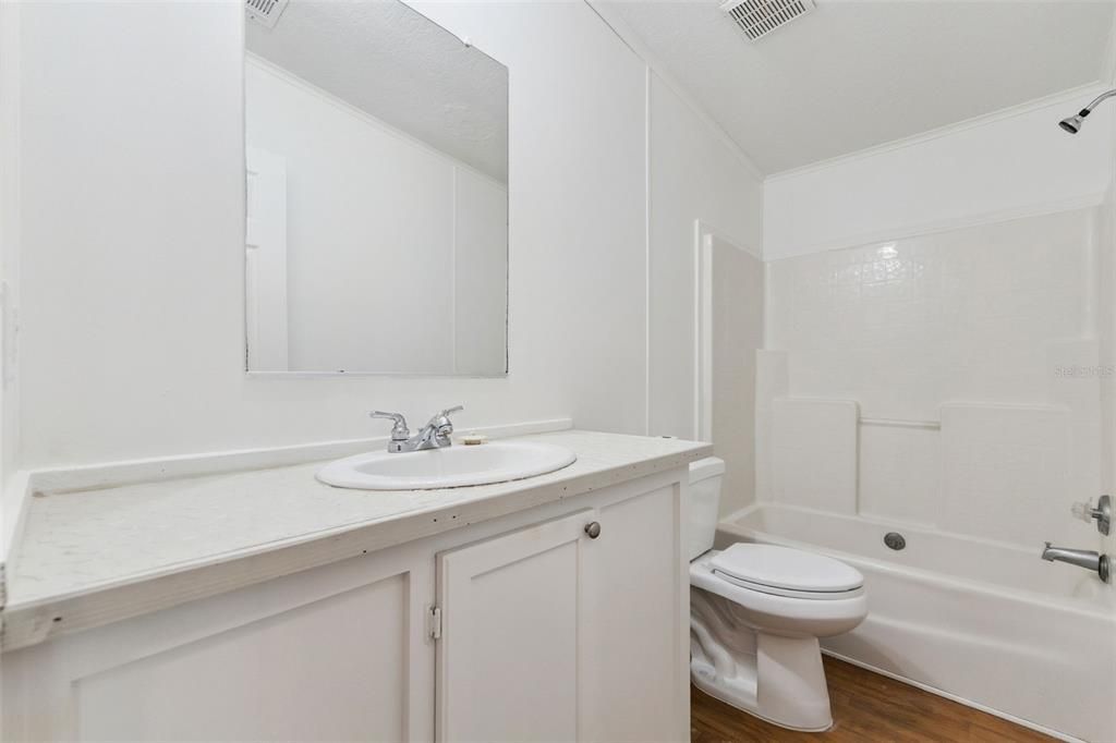 En Venta: $379,900 (4 camas, 2 baños, 2356 Pies cuadrados)