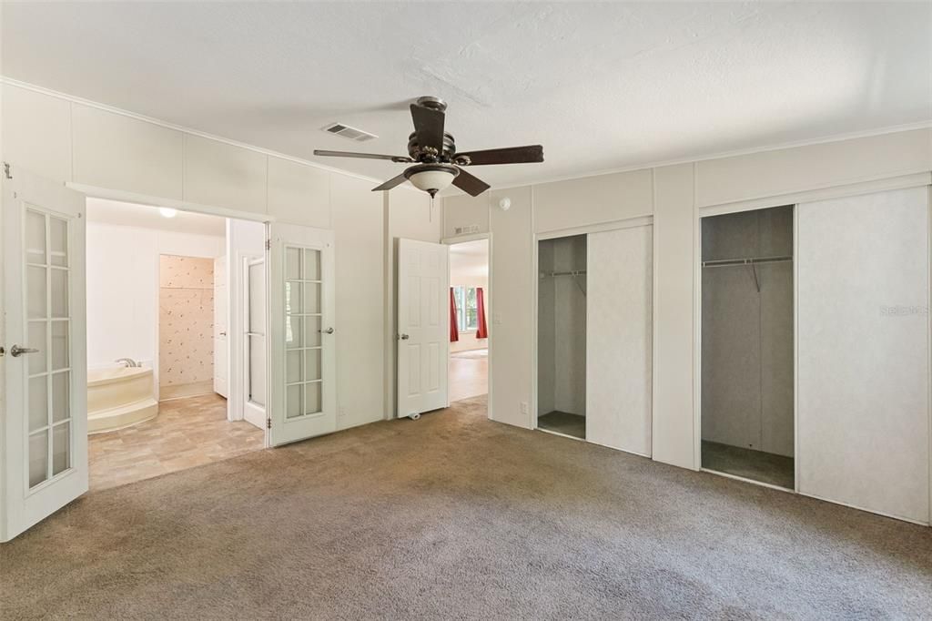 En Venta: $379,900 (4 camas, 2 baños, 2356 Pies cuadrados)