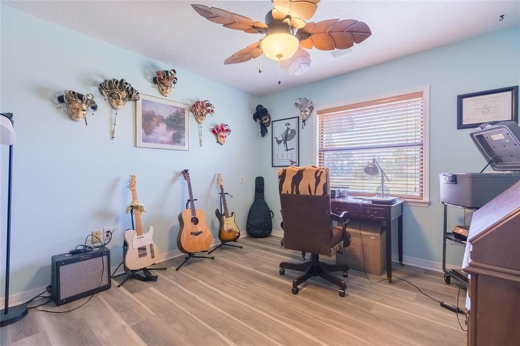 En Venta: $975,000 (4 camas, 3 baños, 2912 Pies cuadrados)