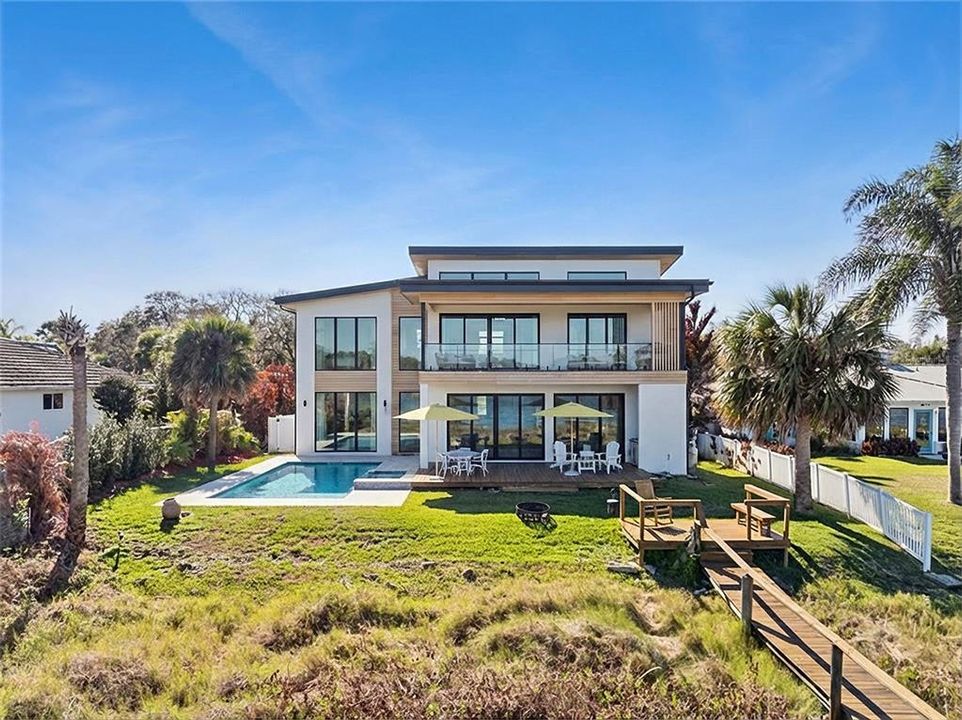 For Sale: $2,995,000 (1.10 acres)