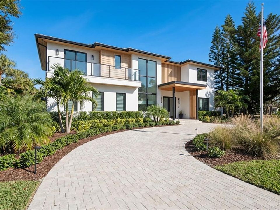 For Sale: $2,995,000 (1.10 acres)