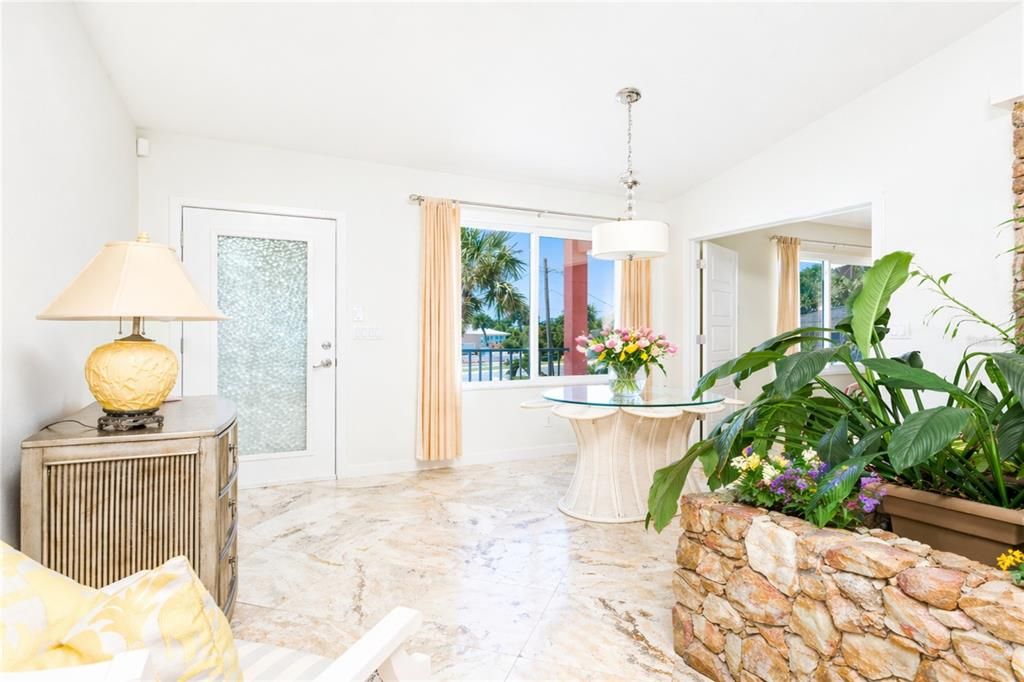 En Venta: $1,975,000 (2 camas, 3 baños, 3312 Pies cuadrados)