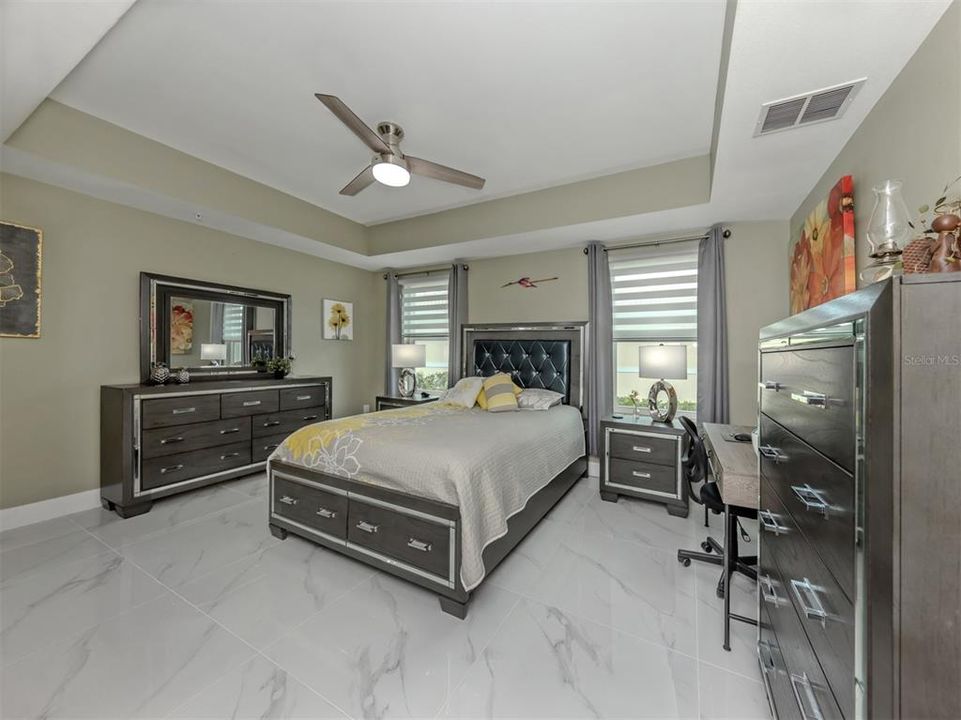For Sale: $299,000 (2 beds, 2 baths, 1151 Square Feet)