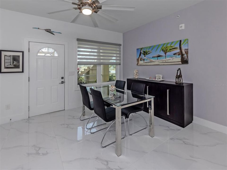 For Sale: $299,000 (2 beds, 2 baths, 1151 Square Feet)