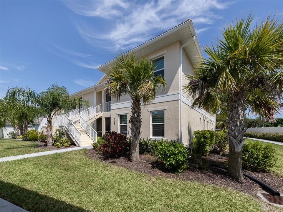 For Sale: $299,000 (2 beds, 2 baths, 1151 Square Feet)