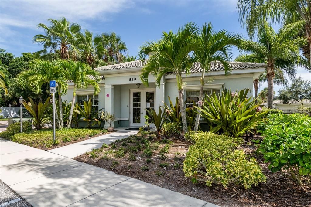 For Sale: $299,000 (2 beds, 2 baths, 1151 Square Feet)