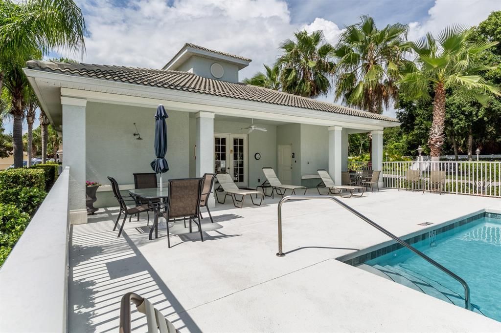 For Sale: $299,000 (2 beds, 2 baths, 1151 Square Feet)