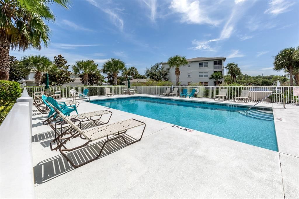 For Sale: $299,000 (2 beds, 2 baths, 1151 Square Feet)