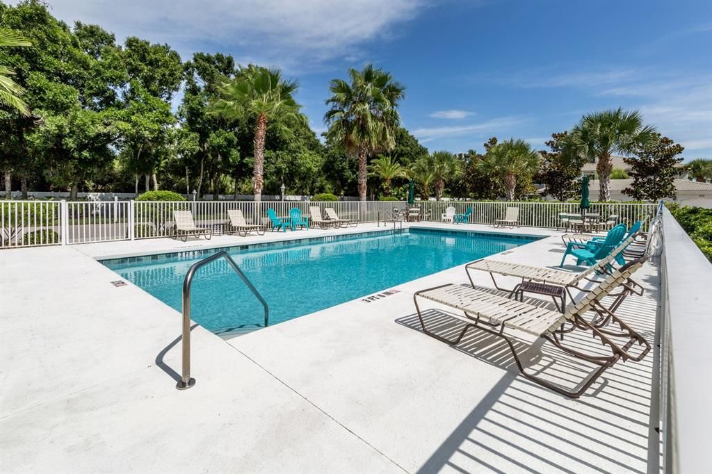 For Sale: $299,000 (2 beds, 2 baths, 1151 Square Feet)