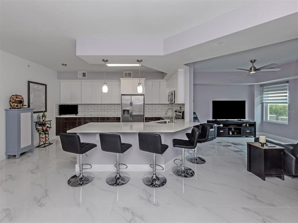 For Sale: $299,000 (2 beds, 2 baths, 1151 Square Feet)