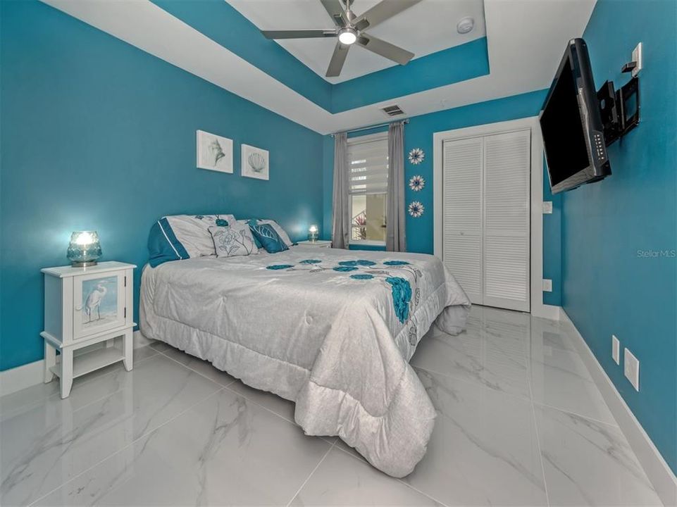 For Sale: $299,000 (2 beds, 2 baths, 1151 Square Feet)