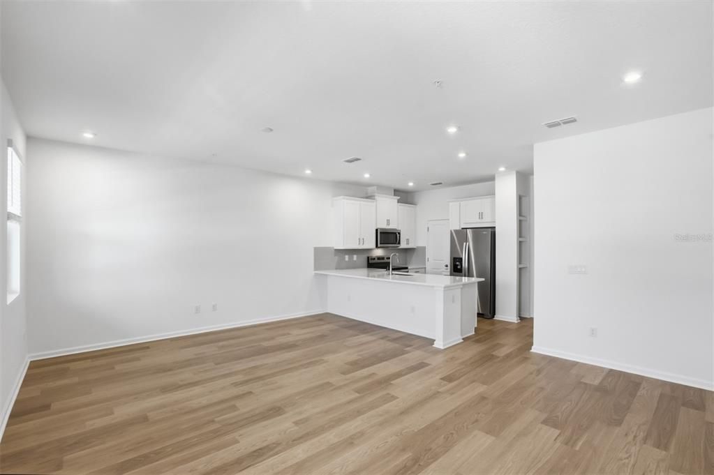 На продажу: $414,990 (3 спален, 2 ванн, 1476 Квадратных фут)